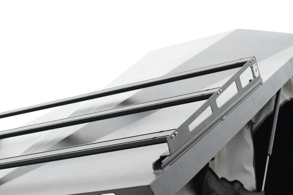 EEZI-AWN BLADE 40th Edition Including Roof Rack