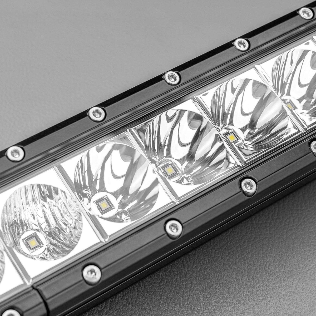 STEDI ST3301 PRO 18.6 Inch 12 LED Light Bar